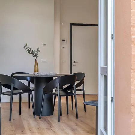 Bright 2br - 2ba - Garden - Ac - Appartamento Bologna